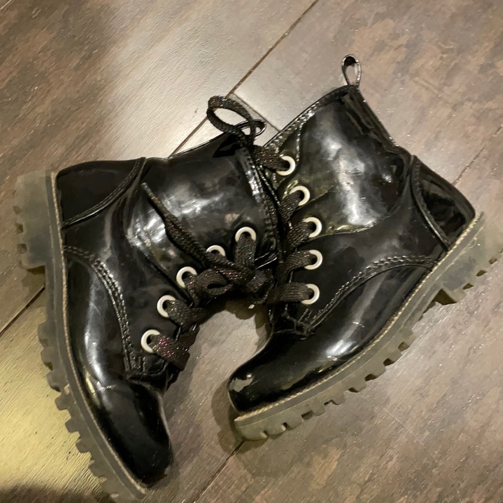 Black toddler boots